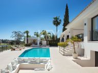 Villa for sale in Nueva Andalucia