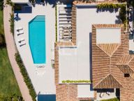 Villa for sale in Nueva Andalucia