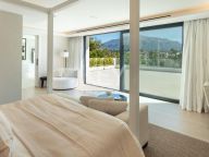Villa for sale in Nueva Andalucia