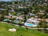 Villa for sale in Nueva Andalucia