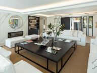 Villa for sale in Nueva Andalucia