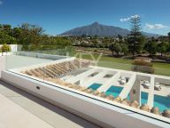 Villa for sale in Nueva Andalucia