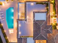 Villa for sale in Nueva Andalucia