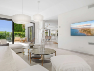 Villa for sale in Los Naranjos Hill Club, Nueva Andalucia