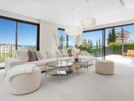 Villa for sale in Los Naranjos Hill Club, Nueva Andalucia