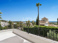 Villa for sale in Los Naranjos Hill Club, Nueva Andalucia