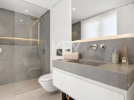 Villa for sale in Los Naranjos Hill Club, Nueva Andalucia