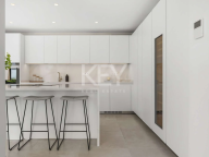 Villa for sale in Los Naranjos Hill Club, Nueva Andalucia