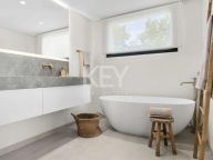 Villa for sale in Los Naranjos Hill Club, Nueva Andalucia