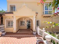 Villa for sale in Cortijo Blanco, San Pedro de Alcantara