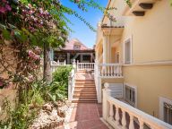 Villa for sale in Cortijo Blanco, San Pedro de Alcantara