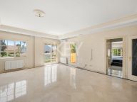 Villa for sale in Cortijo Blanco, San Pedro de Alcantara