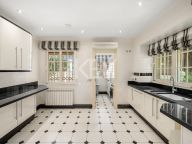 Villa for sale in Cortijo Blanco, San Pedro de Alcantara