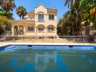 Villa for sale in Cortijo Blanco, San Pedro de Alcantara