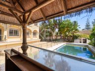 Villa for sale in Cortijo Blanco, San Pedro de Alcantara