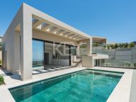 Villa for sale in Benahavis