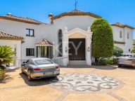 Villa en venta en Marbella Hill Club, Marbella Golden Mile