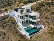 Villa for sale in Elviria, Marbella East