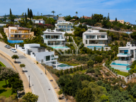 Villa for sale in Elviria, Marbella East