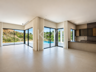 Villa for sale in Elviria, Marbella East