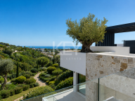 Villa for sale in Elviria, Marbella East