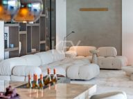 Villa for sale in El Herrojo, Benahavis