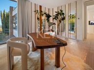 Villa for sale in El Herrojo, Benahavis