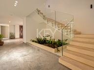 Villa for sale in El Herrojo, Benahavis