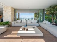 Villa for sale in El Herrojo, Benahavis