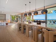 Villa for sale in El Herrojo, Benahavis