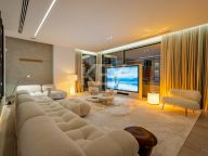 Villa for sale in El Herrojo, Benahavis