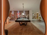 Villa for sale in El Herrojo, Benahavis