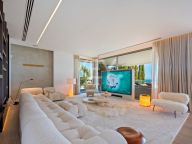Villa for sale in El Herrojo, Benahavis