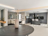Villa for sale in Las Brisas, Nueva Andalucia