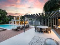 Villa for sale in Las Brisas, Nueva Andalucia