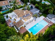 Villa for sale in Las Brisas, Nueva Andalucia