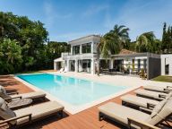 Villa for sale in Las Brisas, Nueva Andalucia