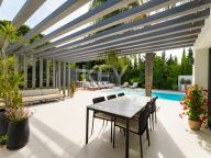 Villa for sale in Las Brisas, Nueva Andalucia