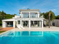 Villa for sale in Las Brisas, Nueva Andalucia