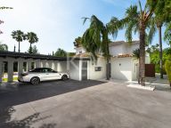 Villa for sale in Las Brisas, Nueva Andalucia