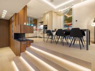 Villa for sale in Nueva Andalucia