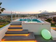 Villa for sale in Nueva Andalucia