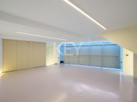 Villa for sale in Nueva Andalucia