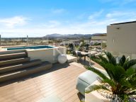 Villa for sale in Nueva Andalucia
