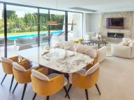 Villa for sale in Estepona