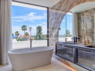 Villa for sale in Estepona
