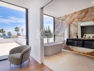 Villa for sale in Estepona