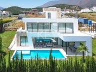Villa for sale in Estepona