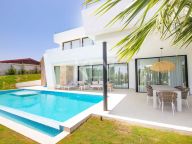 Villa for sale in Estepona