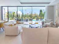 Villa for sale in Estepona